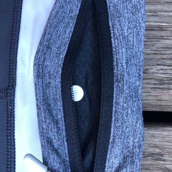 SALE! Lululemon Inspire Crops Leggings - Picture 5 of 6